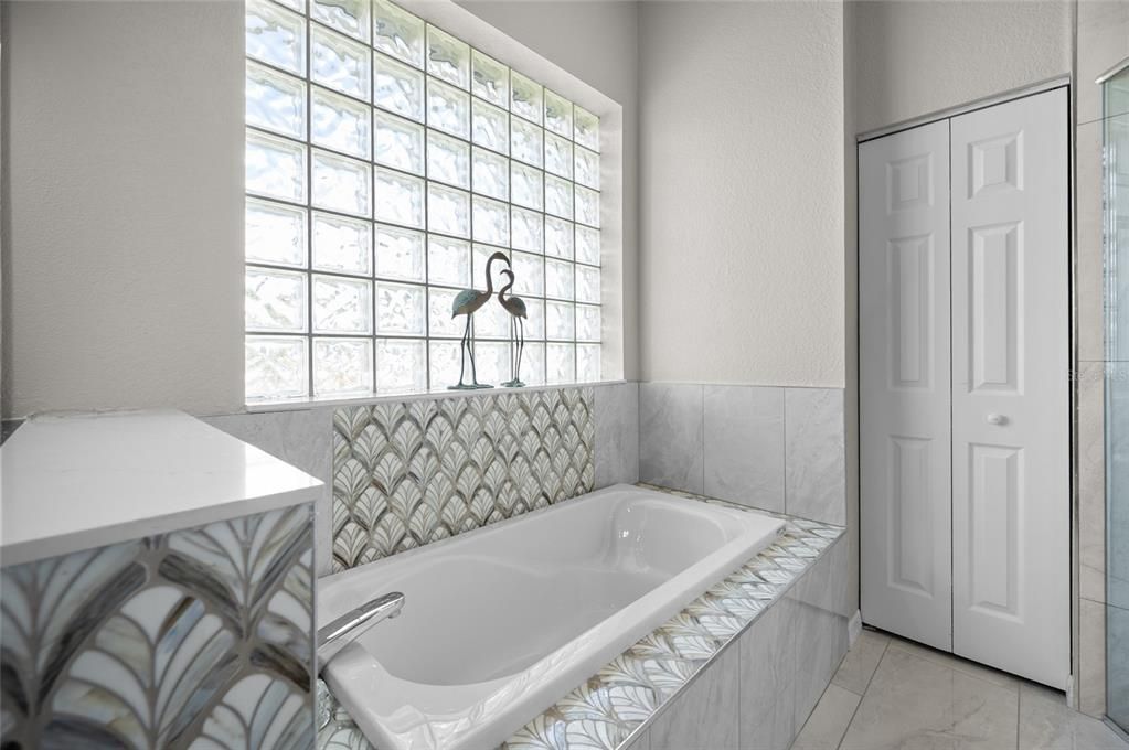 待售: $1,200,000 (3 贝兹, 3 浴室, 2159 平方英尺)