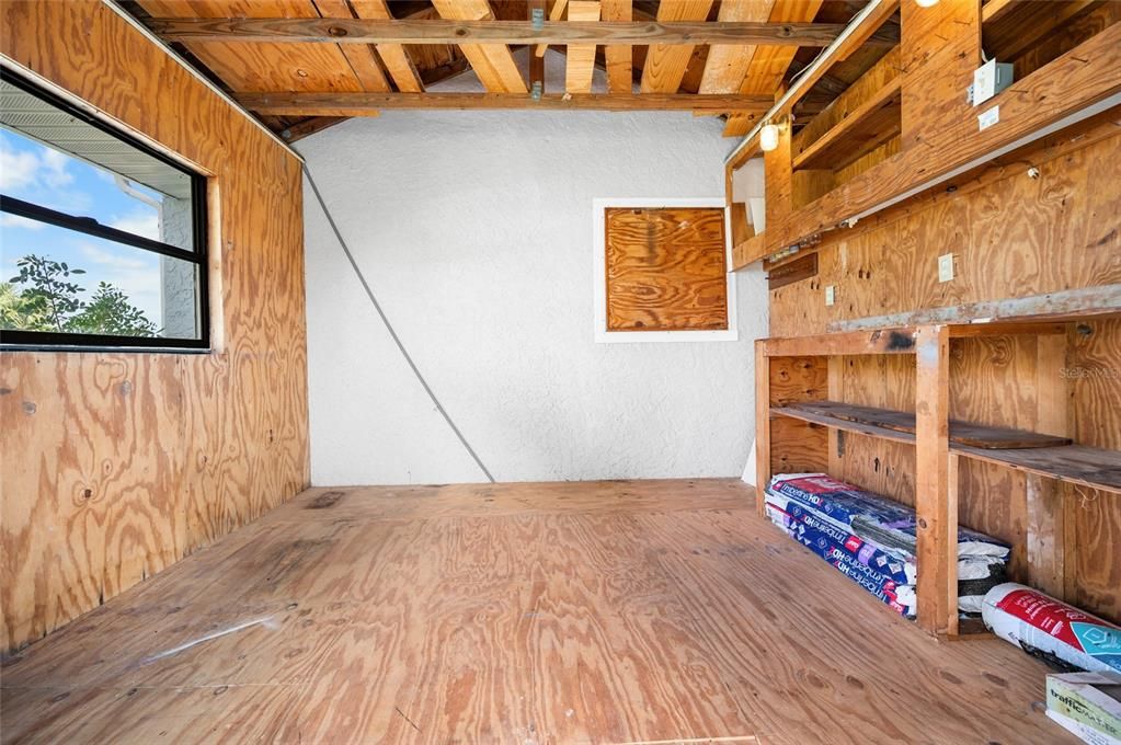 Под контрактом: $175,000 (3 спален, 2 ванн, 1336 Квадратных фут)