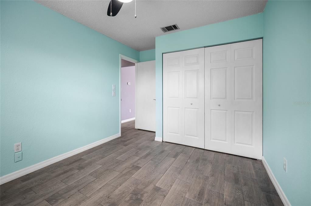 Под контрактом: $175,000 (3 спален, 2 ванн, 1336 Квадратных фут)