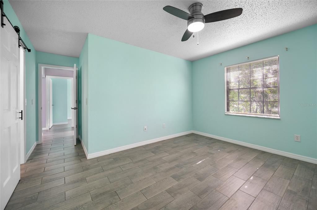 Под контрактом: $175,000 (3 спален, 2 ванн, 1336 Квадратных фут)