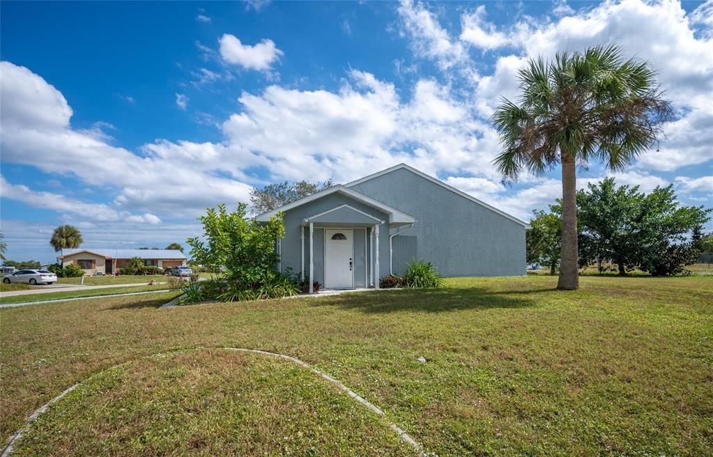 Под контрактом: $175,000 (3 спален, 2 ванн, 1336 Квадратных фут)