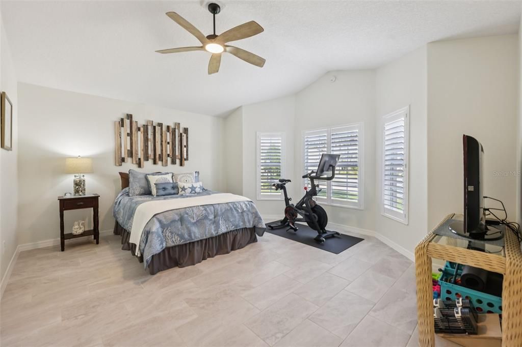 En Venta: $569,000 (3 camas, 2 baños, 1939 Pies cuadrados)