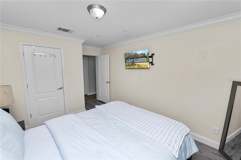 En Venta: $329,000 (4 camas, 2 baños, 2310 Pies cuadrados)