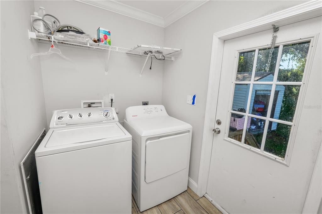 En Venta: $329,000 (4 camas, 2 baños, 2310 Pies cuadrados)