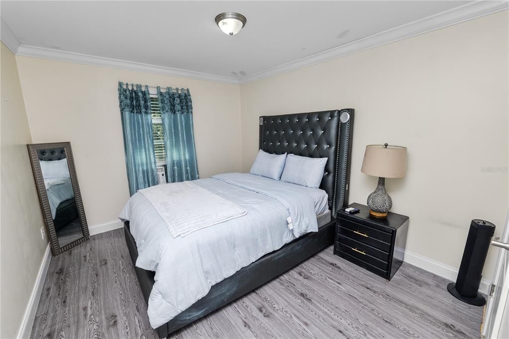 En Venta: $329,000 (4 camas, 2 baños, 2310 Pies cuadrados)