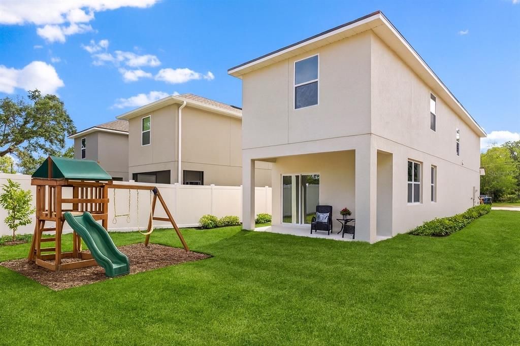 Под контрактом: $379,900 (3 спален, 3 ванн, 1758 Квадратных фут)