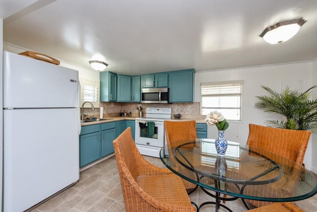 待售: $95,000 (1 贝兹, 1 浴室, 700 平方英尺)