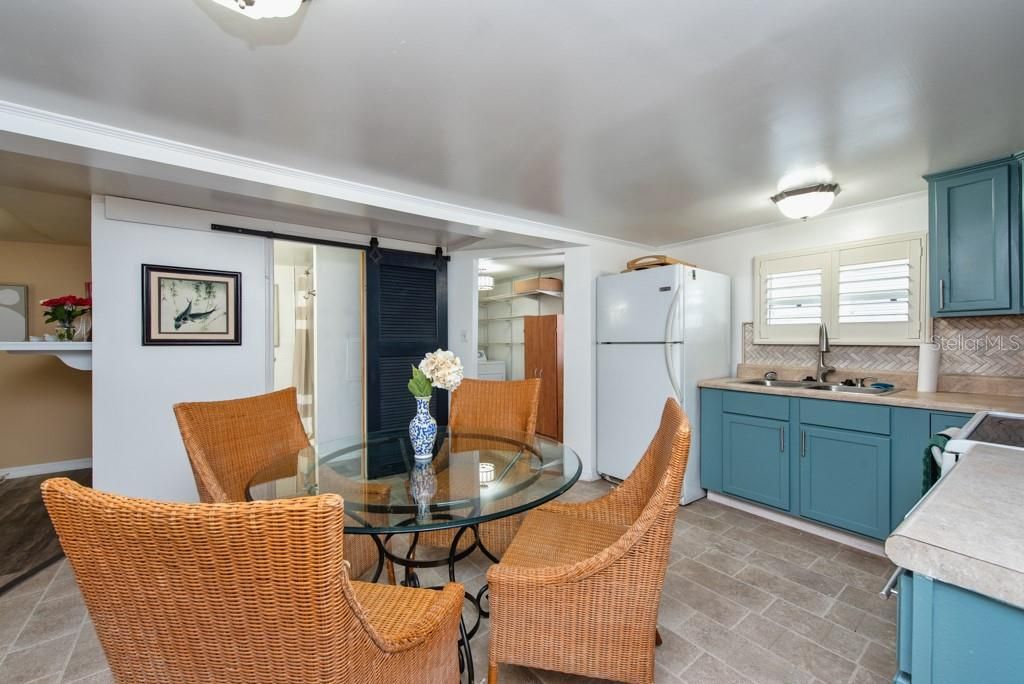 待售: $95,000 (1 贝兹, 1 浴室, 700 平方英尺)