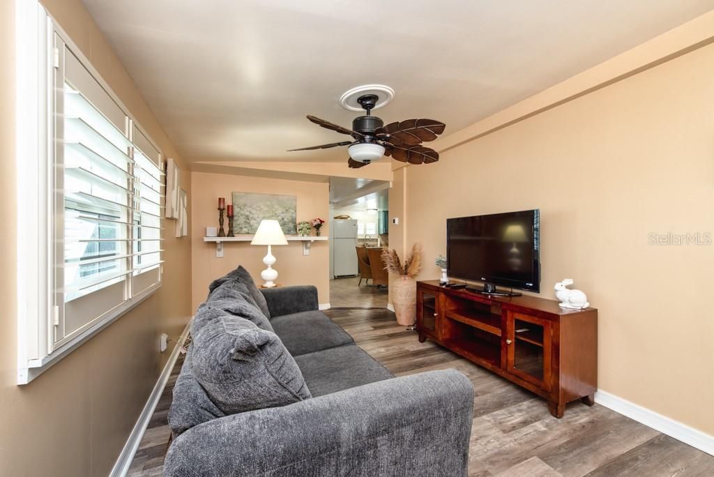 待售: $95,000 (1 贝兹, 1 浴室, 700 平方英尺)