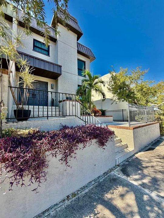 出租: $5,500 (2 贝兹, 2 浴室, 2156 平方英尺)