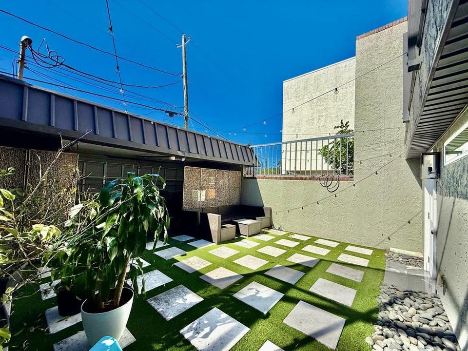 出租: $5,500 (2 贝兹, 2 浴室, 2156 平方英尺)