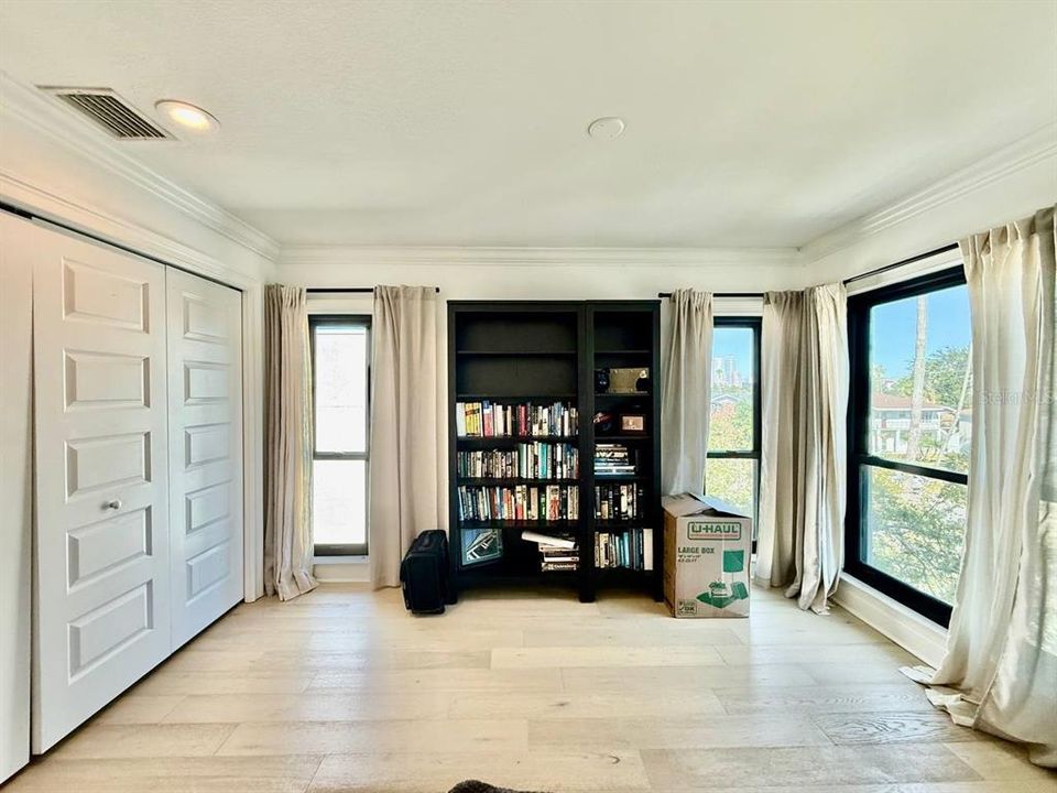 出租: $5,500 (2 贝兹, 2 浴室, 2156 平方英尺)