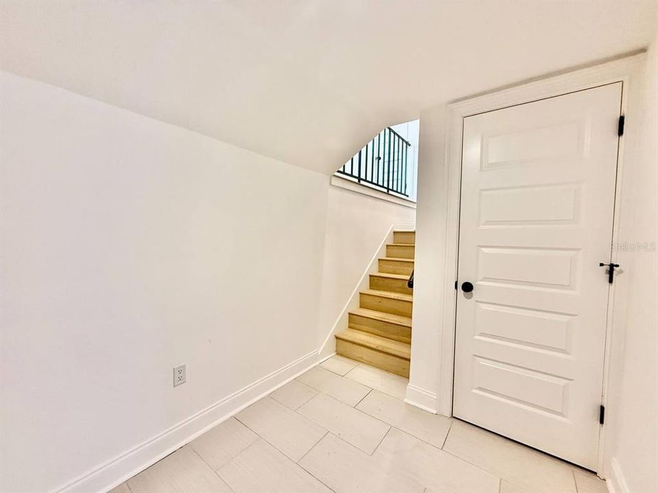 出租: $5,500 (2 贝兹, 2 浴室, 2156 平方英尺)