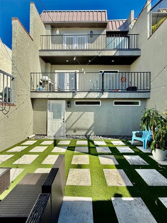 出租: $5,500 (2 贝兹, 2 浴室, 2156 平方英尺)