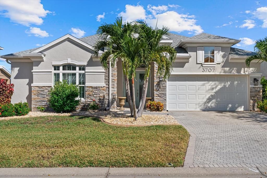 For Sale: $1,275,000 (3 beds, 2 baths, 2151 Square Feet)