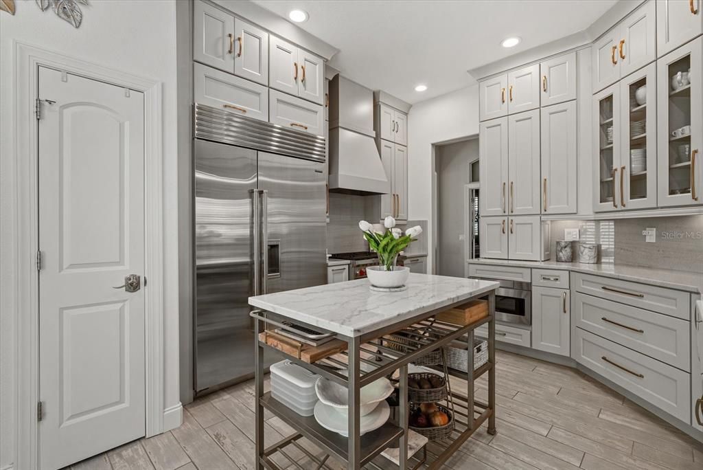 For Sale: $1,275,000 (3 beds, 2 baths, 2151 Square Feet)