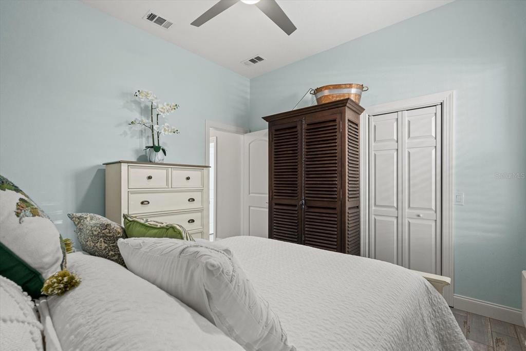 For Sale: $1,275,000 (3 beds, 2 baths, 2151 Square Feet)