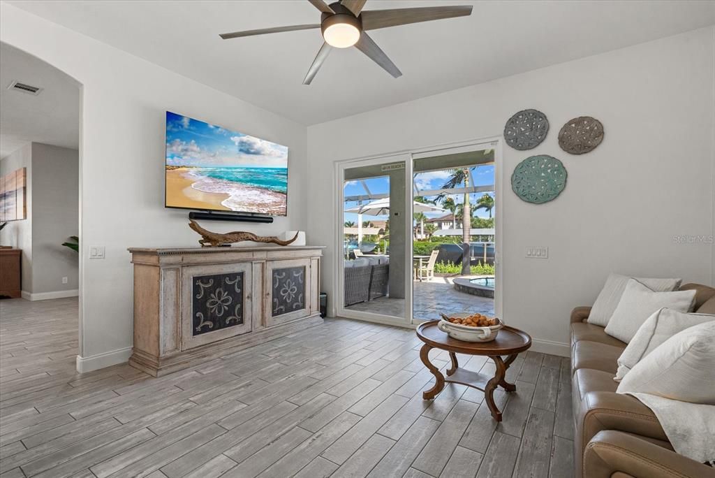 For Sale: $1,275,000 (3 beds, 2 baths, 2151 Square Feet)