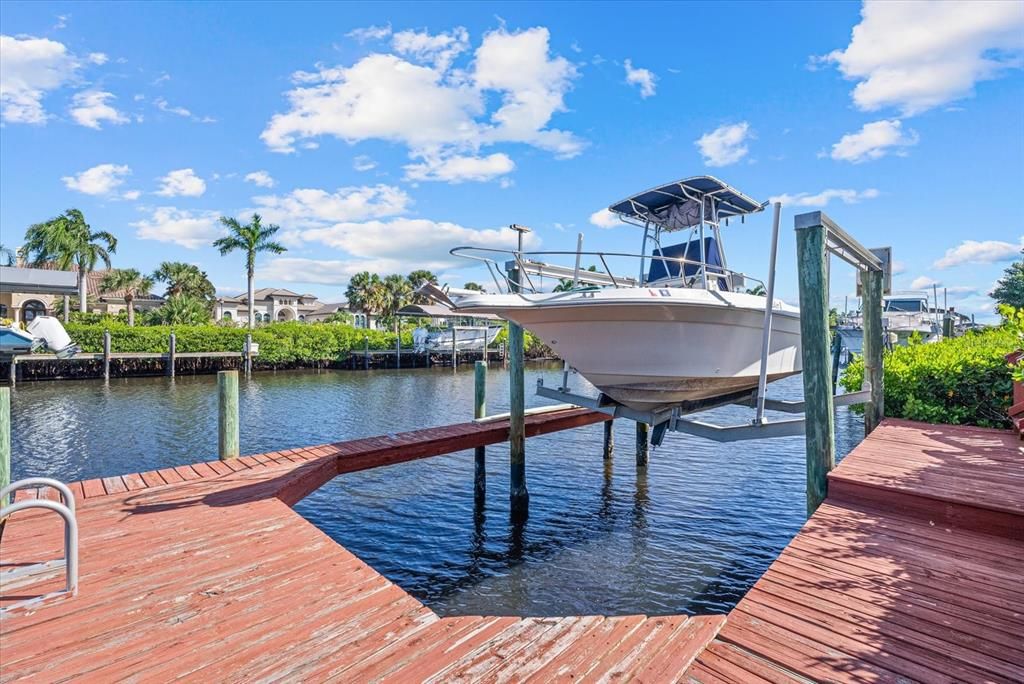 For Sale: $1,275,000 (3 beds, 2 baths, 2151 Square Feet)