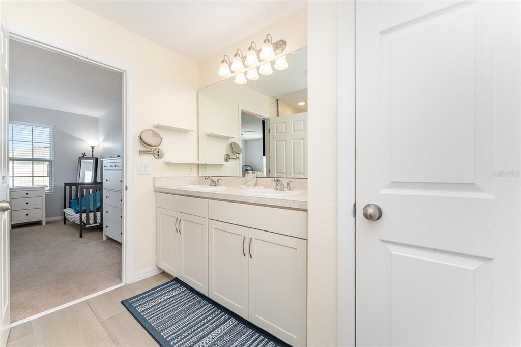 For Sale: $375,000 (4 beds, 2 baths, 1918 Square Feet)