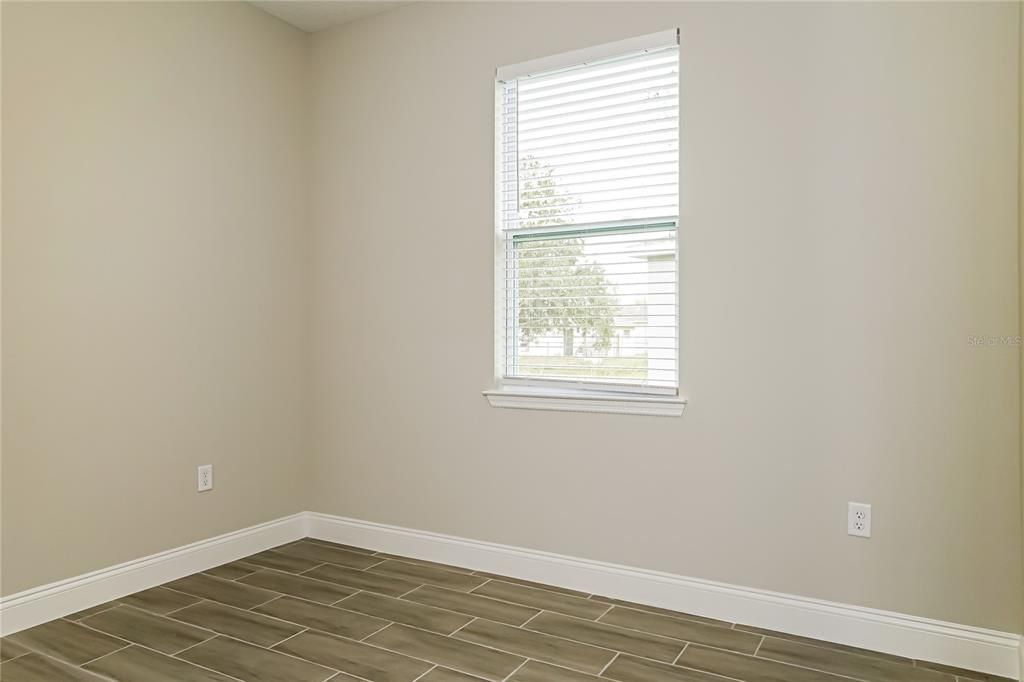 For Rent: $1,885 (4 beds, 2 baths, 1826 Square Feet)