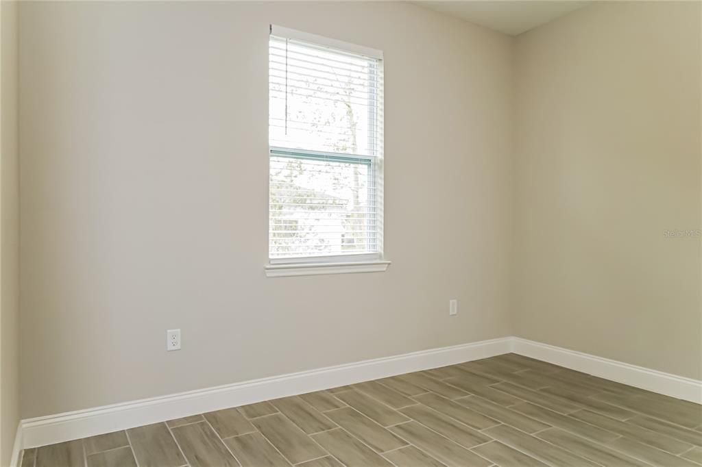 For Rent: $1,885 (4 beds, 2 baths, 1826 Square Feet)