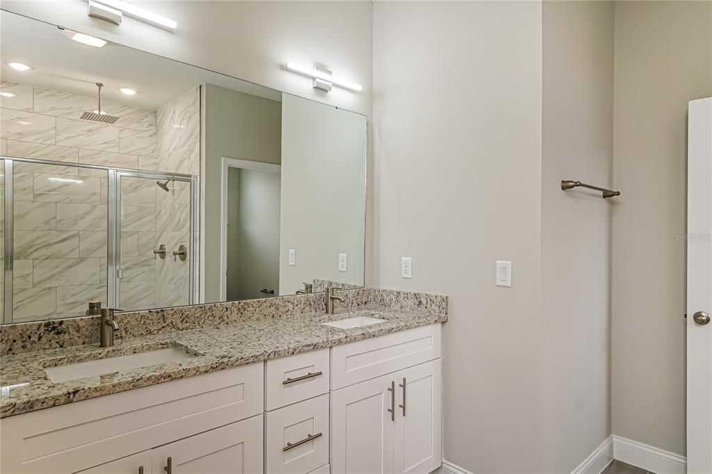 For Rent: $1,885 (4 beds, 2 baths, 1826 Square Feet)