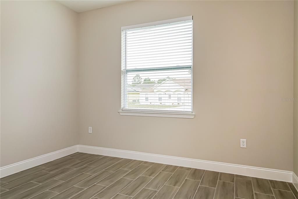 For Rent: $1,885 (4 beds, 2 baths, 1826 Square Feet)