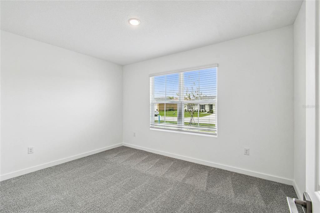 For Sale: $289,990 (4 beds, 2 baths, 1833 Square Feet)