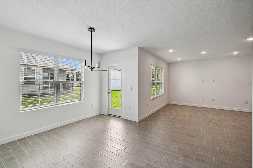 For Sale: $289,990 (4 beds, 2 baths, 1833 Square Feet)