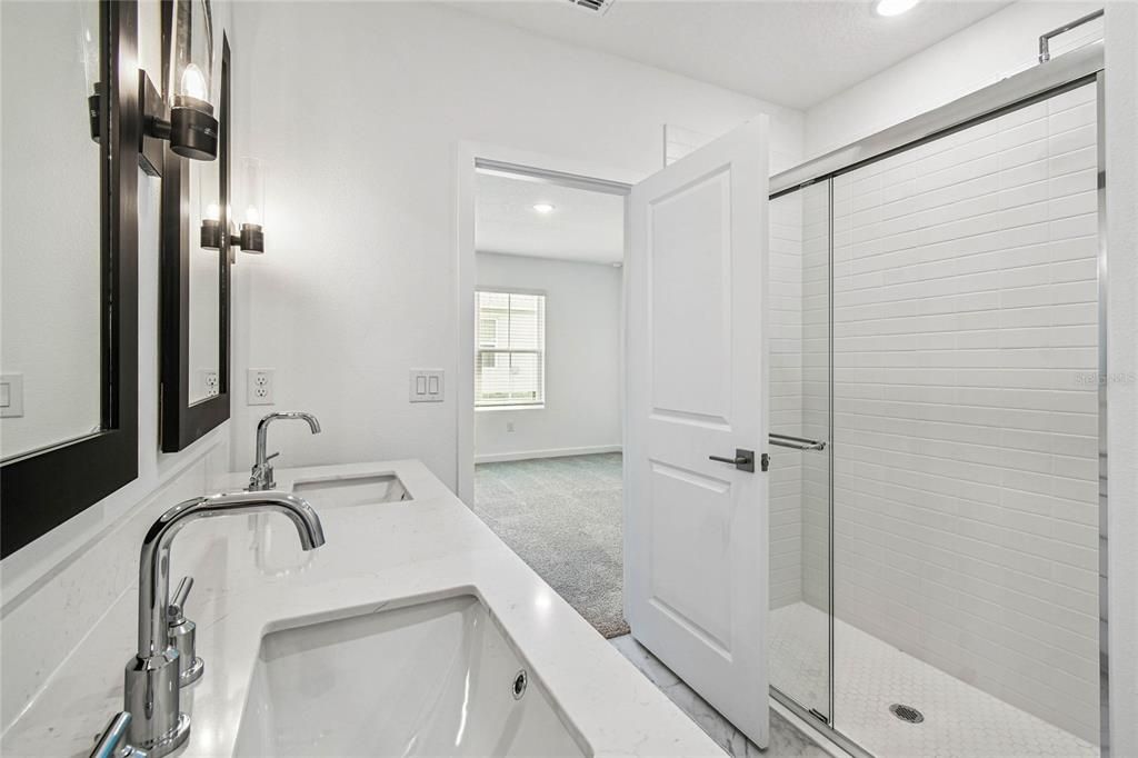 For Sale: $289,990 (4 beds, 2 baths, 1833 Square Feet)