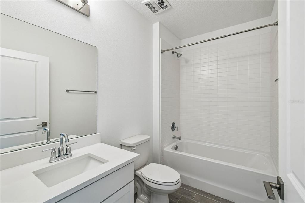 For Sale: $289,990 (4 beds, 2 baths, 1833 Square Feet)