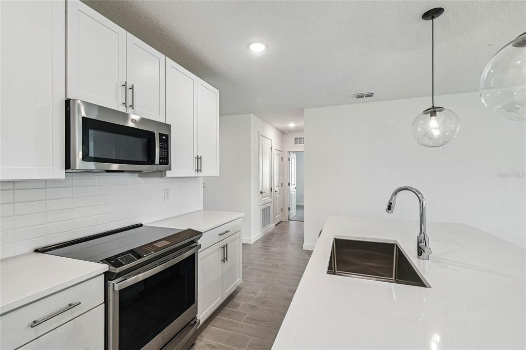 For Sale: $289,990 (4 beds, 2 baths, 1833 Square Feet)