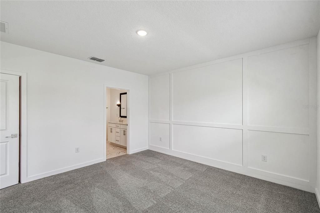 For Sale: $289,990 (4 beds, 2 baths, 1833 Square Feet)