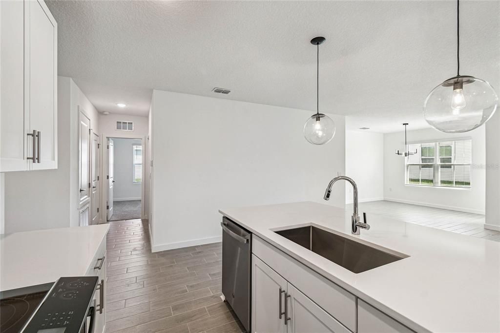 For Sale: $289,990 (4 beds, 2 baths, 1833 Square Feet)