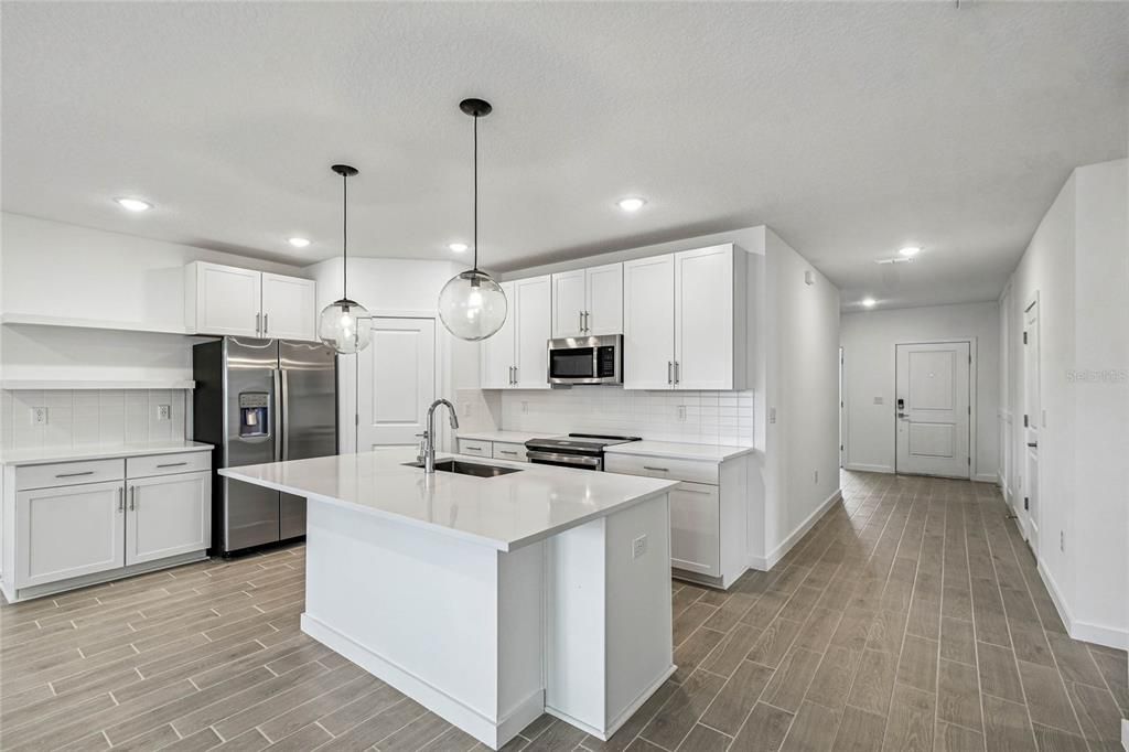 For Sale: $289,990 (4 beds, 2 baths, 1833 Square Feet)