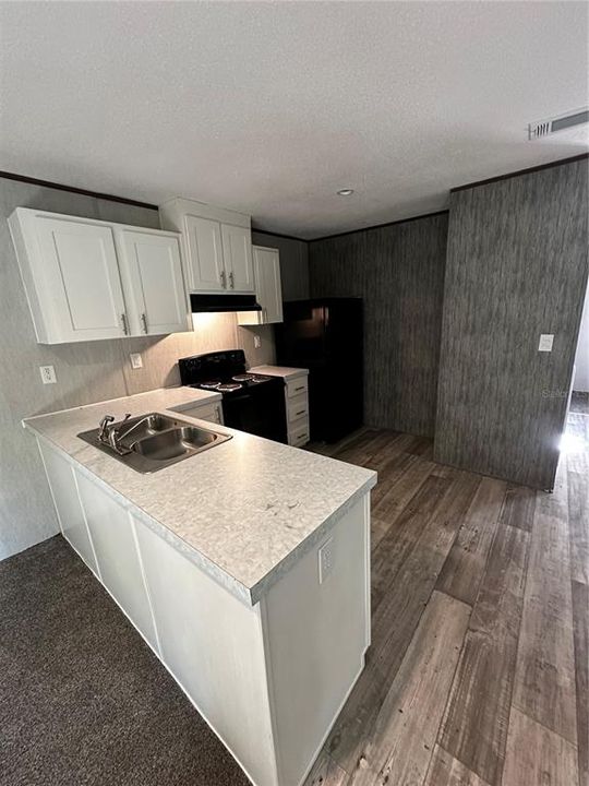 На продажу: $119,000 (2 спален, 2 ванн, 672 Квадратных фут)