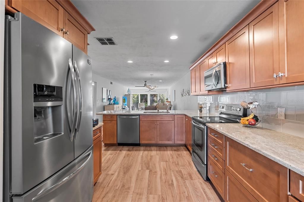 待售: $390,000 (2 贝兹, 2 浴室, 1400 平方英尺)