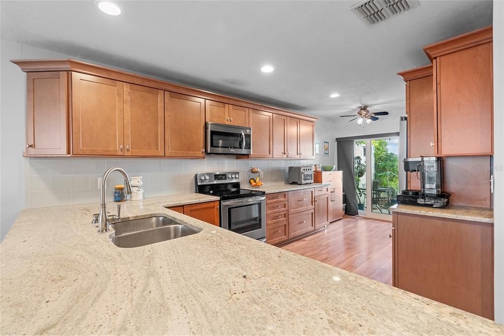 待售: $390,000 (2 贝兹, 2 浴室, 1400 平方英尺)