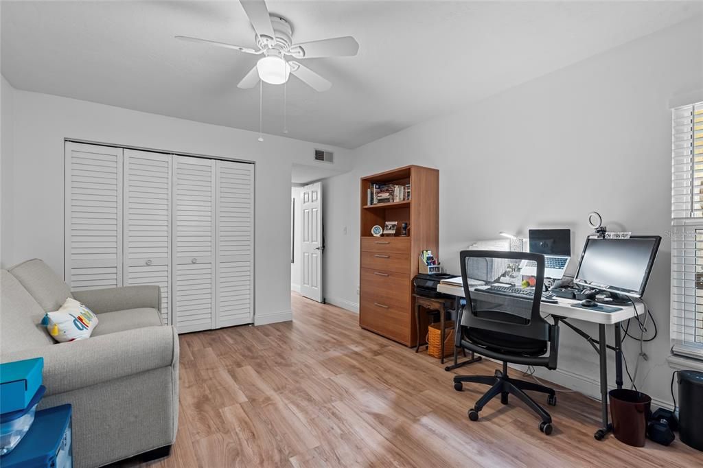 待售: $390,000 (2 贝兹, 2 浴室, 1400 平方英尺)