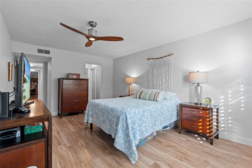 待售: $390,000 (2 贝兹, 2 浴室, 1400 平方英尺)