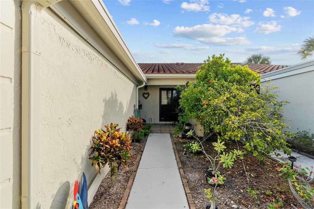 待售: $390,000 (2 贝兹, 2 浴室, 1400 平方英尺)