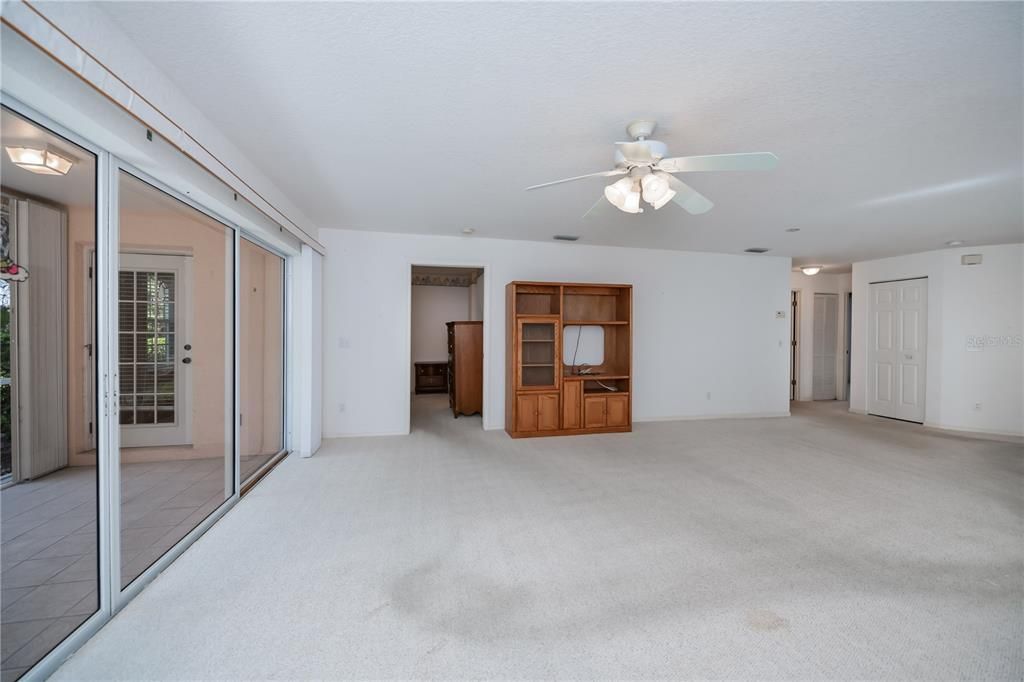 待售: $199,900 (3 贝兹, 2 浴室, 1426 平方英尺)