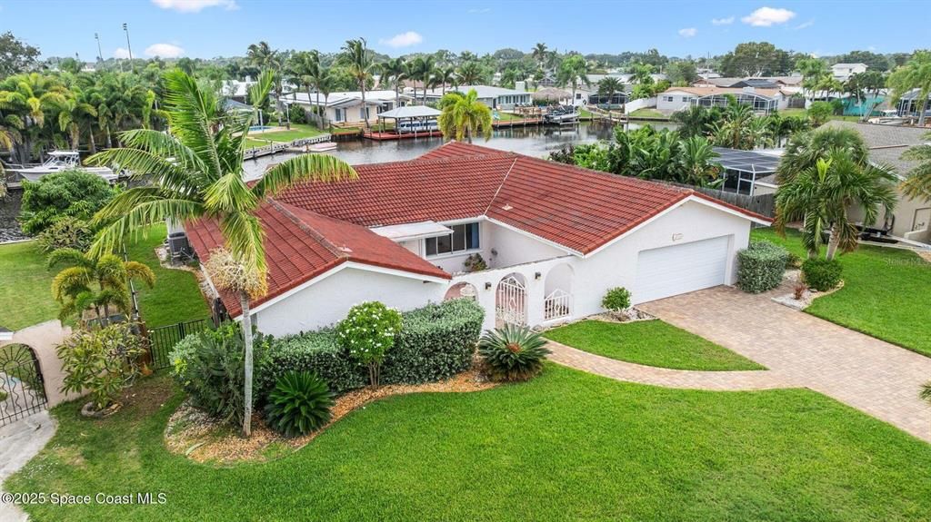 For Sale: $749,000 (4 beds, 2 baths, 2146 Square Feet)