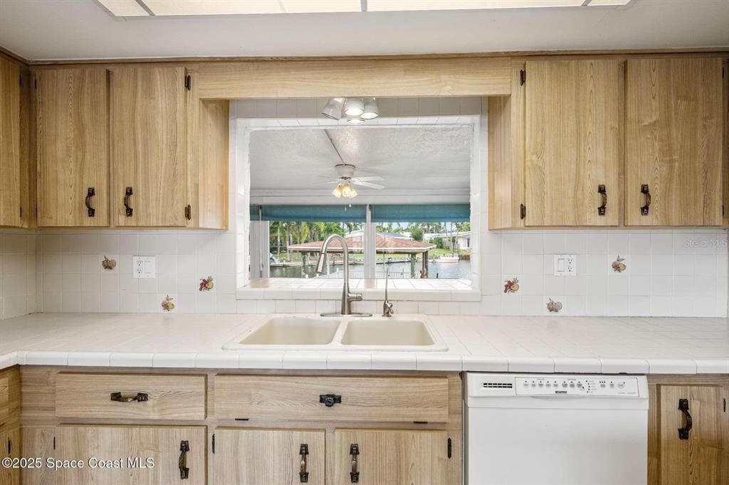 For Sale: $749,000 (4 beds, 2 baths, 2146 Square Feet)