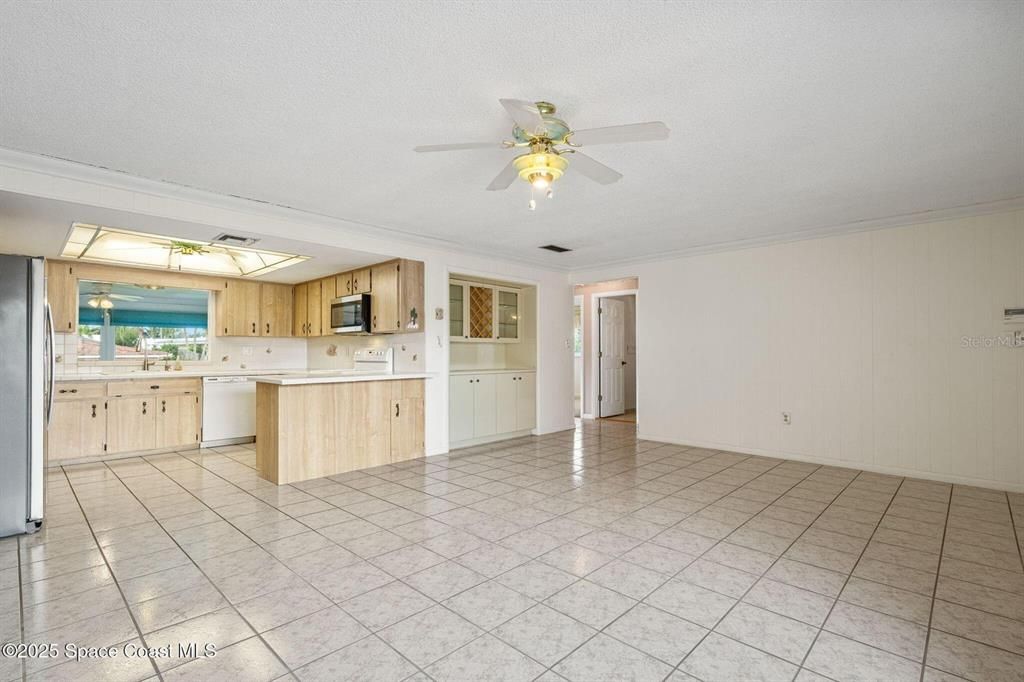 For Sale: $749,000 (4 beds, 2 baths, 2146 Square Feet)