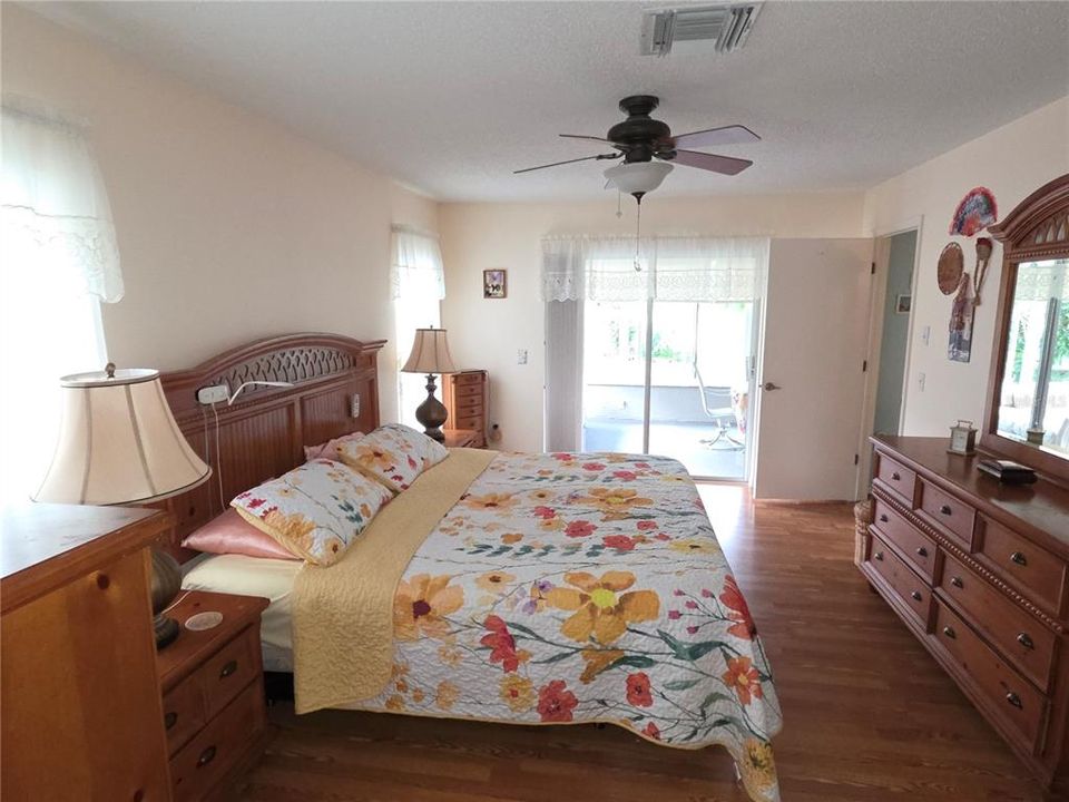 Active With Contract: $332,500 (2 beds, 2 baths, 1788 Square Feet)