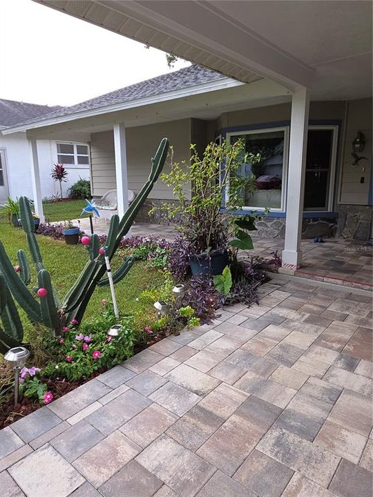 Active With Contract: $332,500 (2 beds, 2 baths, 1788 Square Feet)