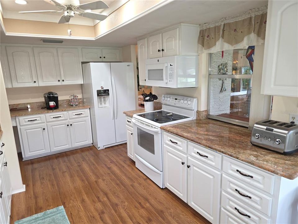 Active With Contract: $332,500 (2 beds, 2 baths, 1788 Square Feet)