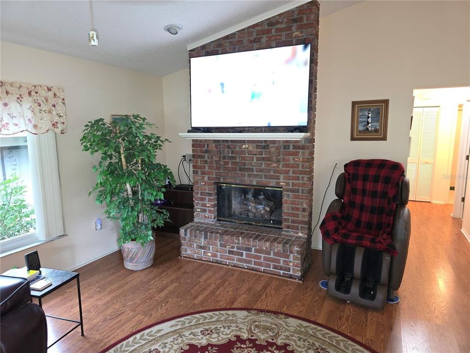 Active With Contract: $332,500 (2 beds, 2 baths, 1788 Square Feet)